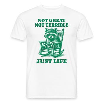Lustiger Waschbär Spruch – Just Life - Männer T-Shirt - Weiß - Vorne - AI Model Male 178 dark (178cm)