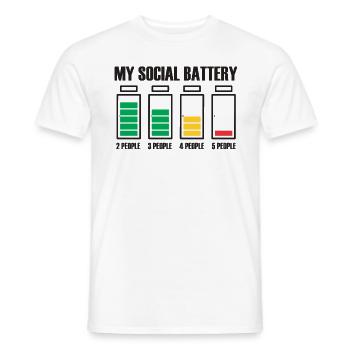 Introvertiert Social Battery Geschenkidee - Männer T-Shirt - Weiß - Vorne - AI Model Male 178 dark (178cm)