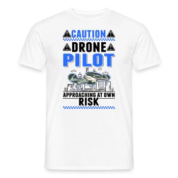 Attention Drones pilotes de drones révisés - T-shirt homme - blanc - Devant - AI Model Male 178 dark (178cm)