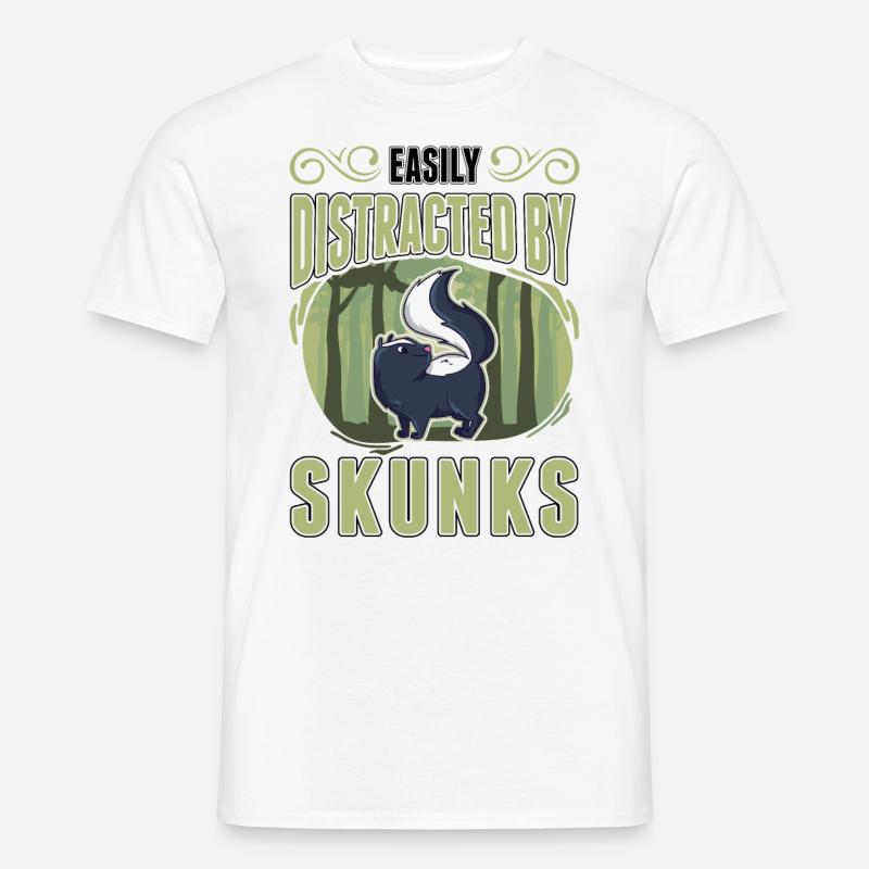 Easily distracted by Skunks Skunk - Men's T-shirt - white