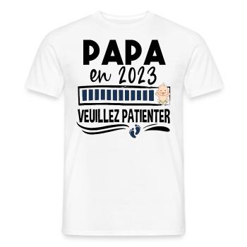 Papa 2023 Bébé Naissance Père Cadeau Humour - T-shirt homme - blanc - Devant - AI Model Male 178 dark (178cm)