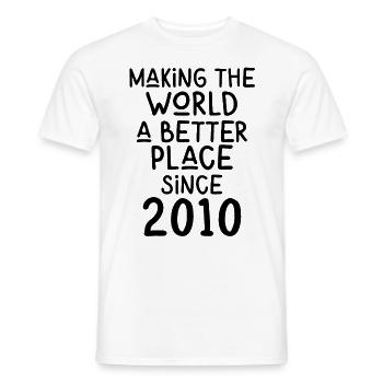 Rendre le monde meilleur depuis 2010 - T-shirt homme - blanc - Devant - AI Model Male 178 dark (178cm)