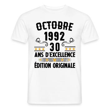 30 Ans Anniversaire Vintage Né(e) en Octobre 1992 - T-shirt homme - blanc - Devant - AI Model Male 178 dark (178cm)