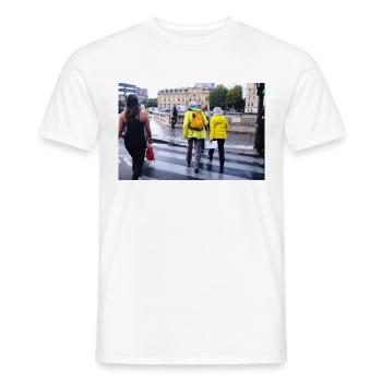Photo of a couple in yellow kway in Paris - Men's T-Shirt - white - Front - AI Model Male 178 dark (178cm)