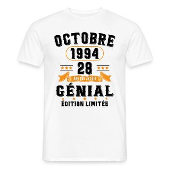 28 Ans Anniversaire Vintage Né(e) en Octobre 1994 - T-shirt homme - blanc - Devant - AI Model Male 178 dark (178cm)