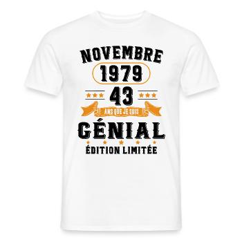 43 Ans Anniversaire Vintage Né(e) en Novembre 1979 - T-shirt homme - blanc - Devant - AI Model Male 178 dark (178cm)
