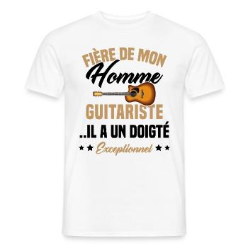 fière de mon homme guitariste - T-shirt homme - blanc - Devant - AI Model Male 178 dark (178cm)