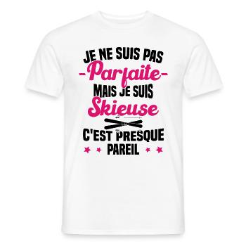 Pas parfaite mais je suis Skieuse Cadeau Humour - T-shirt homme - blanc - Devant - AI Model Male 178 dark (178cm)