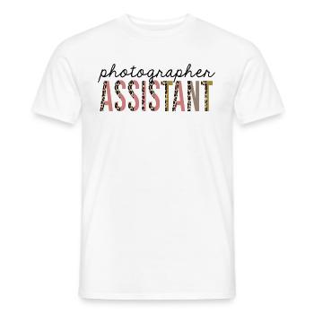 Fotograf Assistant Leopard Print Lustig - Männer T-Shirt - Weiß - Vorne - AI Model Male 178 dark (178cm)