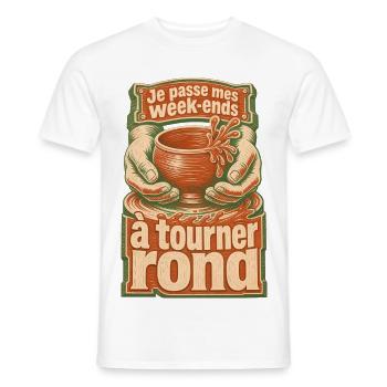 Poterie : Je passe mes week-ends à tourner rond - T-shirt homme - blanc - Devant - AI Model Male 178 dark (178cm)
