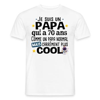 Papa 70 ans Anniversaire Fête des Pères Humour - T-shirt homme - blanc - Devant - AI Model Male 178 dark (178cm)