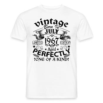 Juli 1967 | Jahrgang 1967 | geboren im Juli - Männer T-Shirt - Weiß - Vorne - AI Model Male 178 dark (178cm)