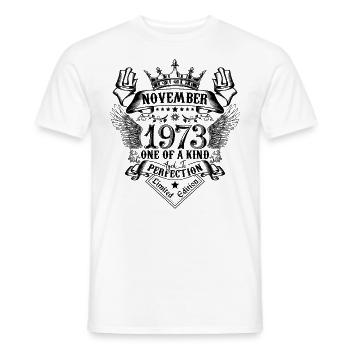 Geburtstag November 1973 geboren im November 1973 - Männer T-Shirt - Weiß - Vorne - AI Model Male 178 dark (178cm)