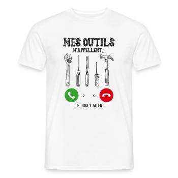 Mes outils M'appellent je dois y'aller - T-shirt homme - blanc - Devant - AI Model Male 178 dark (178cm)
