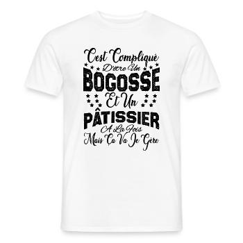 c'est compliqué d'être un Bogosse et un Pâtissier. - T-shirt homme - blanc - Devant - AI Model Male 178 dark (178cm)