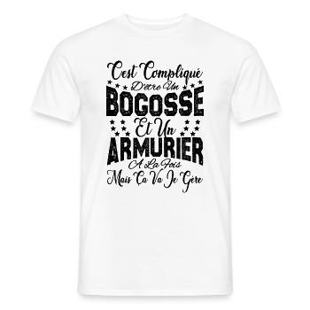 c'est compliqué d'être un Bogosse et un Armurier. - T-shirt homme - blanc - Devant - AI Model Male 178 dark (178cm)