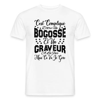 c'est compliqué d'être un Bogosse et un Graveur. - T-shirt homme - blanc - Devant - AI Model Male 178 dark (178cm)