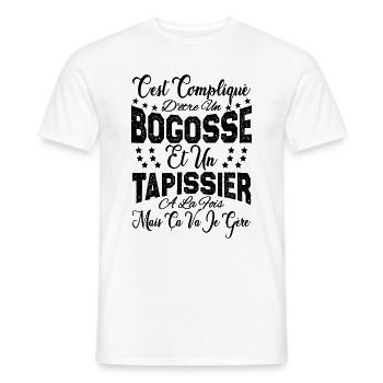 c'est compliqué d'être un Bogosse et un Tapissier. - T-shirt homme - blanc - Devant - AI Model Male 178 dark (178cm)