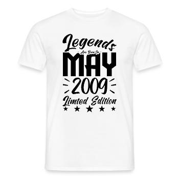 Geboren Mai 2009 Geburtstagsgeschenk 2009. - Männer T-Shirt - Weiß - Vorne - AI Model Male 178 dark (178cm)