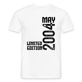 Geschenk Mai 2004. Jubiläum Mai 2004. Mai 2004. - Männer T-Shirt - Weiß - Vorne - AI Model Male 178 dark (178cm)