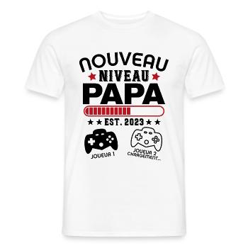 Nouveau niveau papa 2023 - Cadeau Futur Papa Gamer - T-shirt homme - blanc - Devant - AI Model Male 178 dark (178cm)