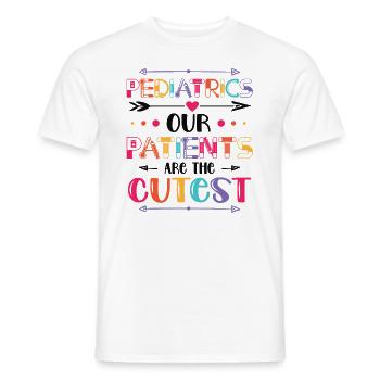 Pädiatrie Unsere Patienten Sind Die Süßesten - Männer T-Shirt - Weiß - Vorne - AI Model Male 178 dark (178cm)
