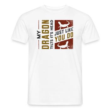 Mein Drache Neigt Seinen Kopf, Genau Wie Du - Männer T-Shirt - Weiß - Vorne - AI Model Male 178 dark (178cm)