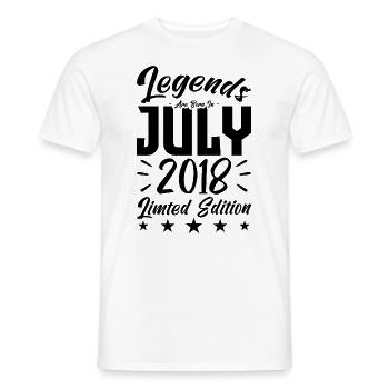 Naissance En Juillet 2018. Cadeau d'anniversaire. - T-shirt homme - blanc - Devant - AI Model Male 178 dark (178cm)