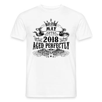 2018 | Mai Perfekt gealtert 2018 Geburtstagsgeschenk - Männer T-Shirt - Weiß - Vorne - AI Model Male 178 dark (178cm)
