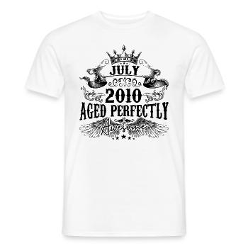 2010 | Juli Aged Perfectly 2010 Geburtstagsgeschenk - Männer T-Shirt - Weiß - Vorne - AI Model Male 178 dark (178cm)