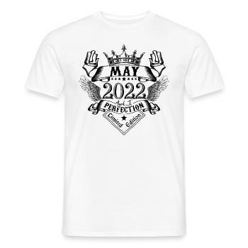 Jahrgang Mai 2022 Mai 2022 geboren im Mai - Männer T-Shirt - Weiß - Vorne - AI Model Male 178 dark (178cm)