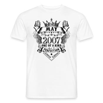 Geburtstag Mai 2007 geboren im Mai 2007 - Männer T-Shirt - Weiß - Vorne - AI Model Male 178 dark (178cm)