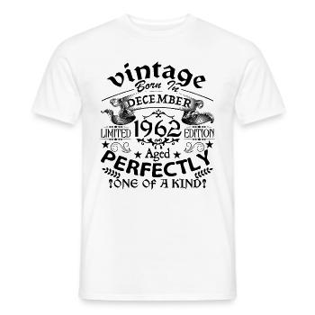 Dezember 1962 | Jahrgang 1962 | geboren im Dezember - Männer T-Shirt - Weiß - Vorne - AI Model Male 178 dark (178cm)