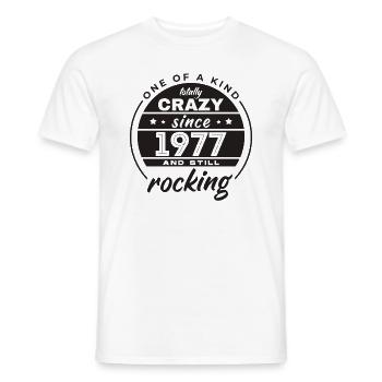 Unique en son genre totalement fou depuis 1977 Rocking - T-shirt homme - blanc - Devant - AI Model Male 178 dark (178cm)