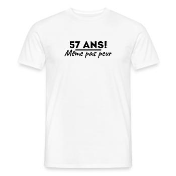 57 ans même pas peur. t shirt anniversaire 57ans - T-shirt homme - blanc - Devant - AI Model Male 178 dark (178cm)