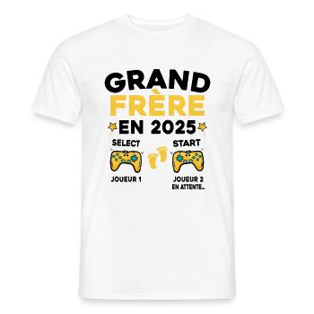 Futur Grand Frère Cadeau Annonce Grossesse 2025 - T-shirt homme - blanc - Devant - AI Model Male 178 dark (178cm)