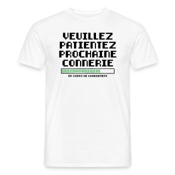 Veuillez Patienter Prochaine Connerie en Cours - T-shirt homme - blanc - Devant - AI Model Male 178 dark (178cm)