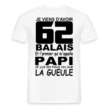 62 ans / anniversaire 62 ans / cadeau 62 ans - T-shirt homme - blanc - Devant - AI Model Male 178 dark (178cm)