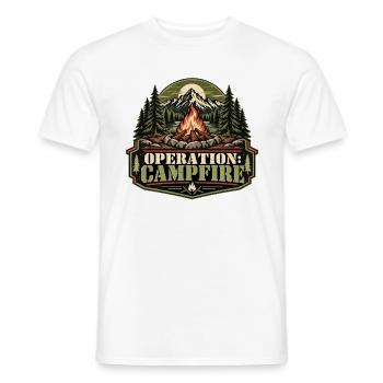 Operation: Campfire – Retro-Lagerfeuermotiv - Männer T-Shirt - Weiß - Vorne - AI Model Male 178 dark (178cm)