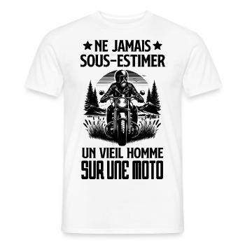 Ne jamais sous-estimer un vieil homme sur une moto - T-shirt homme - blanc - Devant - AI Model Male 178 dark (178cm)