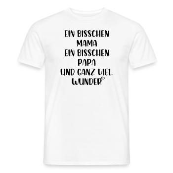 Ein bisschen Mama und Papa und ganz viel Wunder - Männer T-Shirt - Weiß - Vorne - AI Model Male 178 dark (178cm)