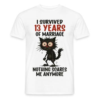13.Hochzeitstag Geschenk Mann Frau Ehemann Ehefrau - Männer T-Shirt - Weiß - Vorne - AI Model Male 178 dark (178cm)