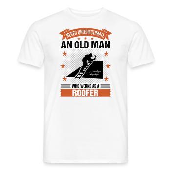 Dachdecker Alter Mann Spruch Herren Geschenk - Männer T-Shirt - Weiß - Vorne - AI Model Male 178 dark (178cm)