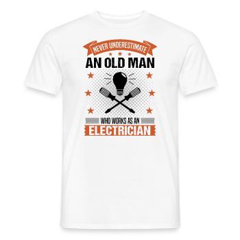 Elektriker Alter Mann Spruch Herren Geschenk - Männer T-Shirt - Weiß - Vorne - AI Model Male 178 dark (178cm)