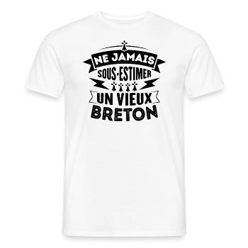 Ne jamais sous estimer un vieux Breton - T-shirt homme - blanc - Devant - AI Model Male 178 dark (178cm)
