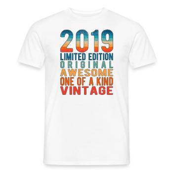 Edition limitée depuis 2019 Anniversaire Millésime 2019 - T-shirt homme - blanc - Devant - AI Model Male 178 dark (178cm)
