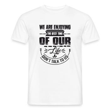 Wochenende mit Freunden in der Gruppe Trinken und - Männer T-Shirt - Weiß - Vorne - AI Model Male 178 dark (178cm)