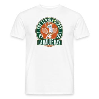 La Baule Bay tennis derby Kopie 1 - Heren T-shirt - wit - Voor - AI Model Male 178 dark (178cm)