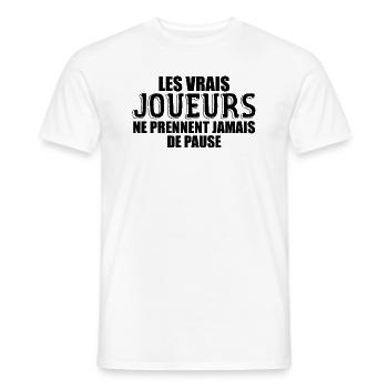 Les Les Vrais Joueurs Ne Prennent Jamais De Pause - T-shirt homme - blanc - Devant - AI Model Male 178 dark (178cm)