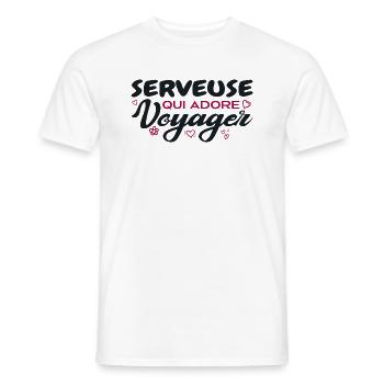 Weltreisende Kellnerin mit einer Leidenschaft fürs Reisen - Männer T-Shirt - Weiß - Vorne - AI Model Male 178 dark (178cm)